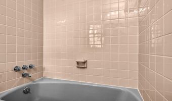 5605 ALTA VISTA Rd, Bethesda, MD 20817