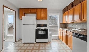 323 5TH St, Algoma, WI 54201