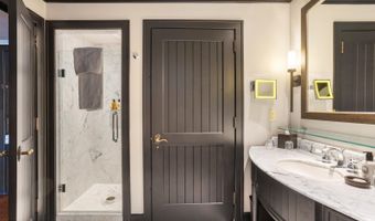130 Daybreak Rdg Hs302, Avon, CO 81620