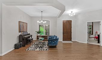 918 E Lakecrest Dr, Andover, KS 67002