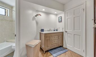 6066 Lake Lindero Dr, Agoura Hills, CA 91301