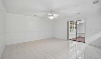 222 LAKEVIEW Dr, Auburndale, FL 33823