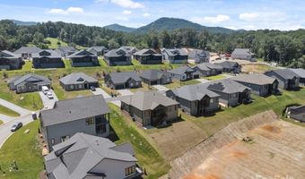318 Avery Trail Dr, Arden, NC 28704