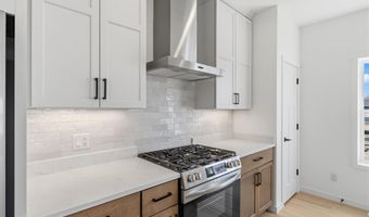 610 Clemens Dr, Arlington, WI 53911