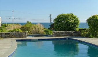 41 Castle Hill Ave, Newport, RI 02840