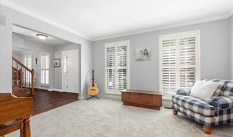 1008 Westrun Dr, Ballwin, MO 63021
