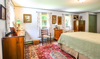 852 Pequawket Trl, Baldwin, ME 04091