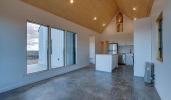 8 Quonset Way, Carson, NM 87517