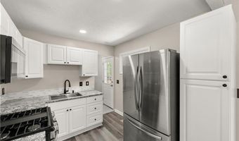 794 Robinhood Dr, Aurora, OH 44202