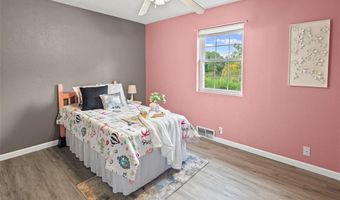 2405 Woodcrest Dr, Alton, IL 62002