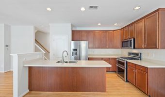 43598 DUNHILL CUP Sq, Ashburn, VA 20147