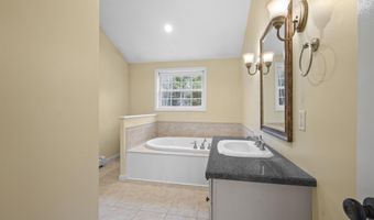 18 Shannon Way, Brentwood, NH 03833