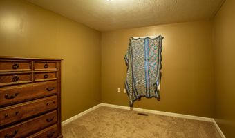 800 Pond Lick Rd, Annville, KY 40402