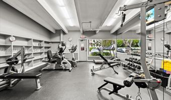 3101 N Country Club Dr 209, Aventura, FL 33180