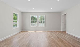 18 Sextant Dr, Barnegat, NJ 08005