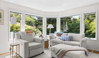 24 Sarahs Path, Amagansett, NY 11930