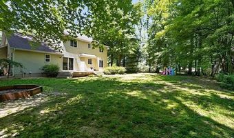 15129 Locust Grove Dr, Argentine, MI 48418