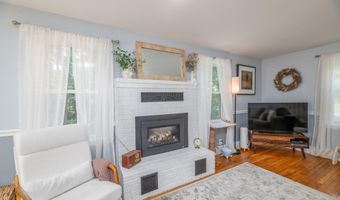 795 Riverside Dr, Augusta, ME 04330