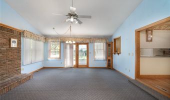 915 Sharondale Dr, Amherst, OH 44001