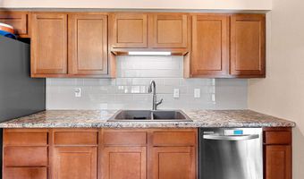 1900 OLDE CASALOMA Dr, Appleton, WI 54913