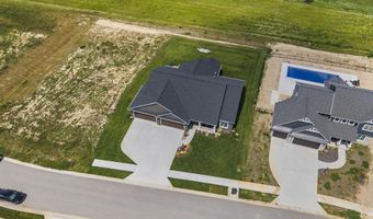 5279 Greyson Heights Dr, Auburn, IN 46706