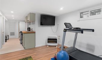 37 Charles St, Barrington, RI 02806