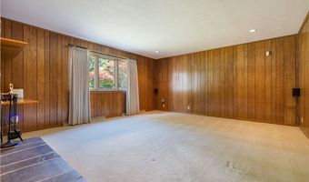 4741 Laburnum Dr, Akron, OH 44319