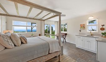 820 W Kuiaha Rd A, Haiku, HI 96708
