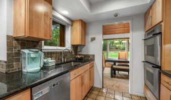 3735 Tremont Ln, Ann Arbor, MI 48105