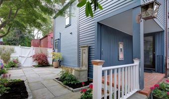 42 Second St, Newport, RI 02840