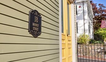 18 Barney St 2, Newport, RI 02840