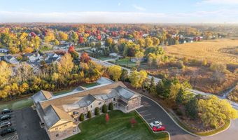 3333 N CASALOMA Dr 9, Appleton, WI 54913