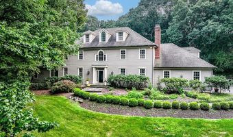 2 Raven Crest Dr, Bethel, CT 06801