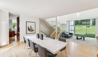 7405 HELMSDALE Rd, Bethesda, MD 20817