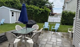 53 Center Ave, Middletown, RI 02842