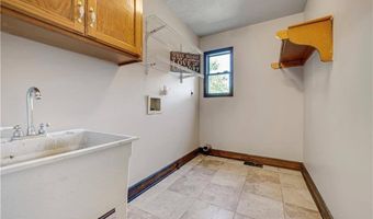 17713 157th Ter, Basehor, KS 66012