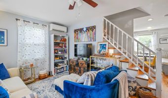 2422 S OAKLAND St, Arlington, VA 22206