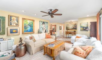 24 Woodcrest Rd, Asheville, NC 28804