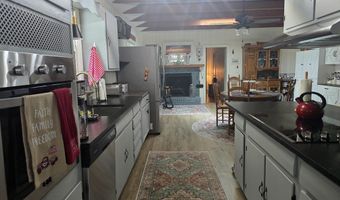 2101 Robinhood Rd, Albany, GA 31707