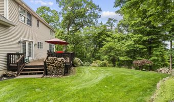 12 Logans Way, Danbury, CT 06811