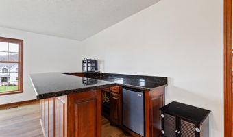 8 Country Oaks Dr, Barboursville, WV 25504