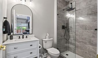 5155 BALLYCASTLE Cir, Alexandria, VA 22315