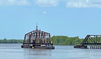 102 Whip-Por-Will Rd, Apalachicola, FL 32320