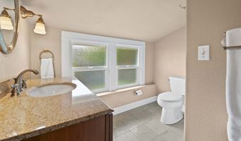3361 Harrison Ave, Astoria, OR 97103