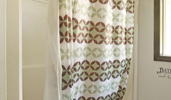 134 WALNUT St, Calhoun Falls, SC 29628