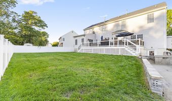 14 Brittany Dr, Bayville, NJ 08721