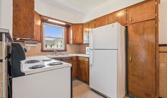 717 3rd Ave SE, Dyersville, IA 52040