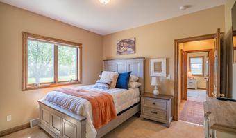 2955 N Roosevelt St, Aberdeen, SD 57401