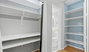 1300 S ARLINGTON RIDGE Rd 618, Arlington, VA 22202