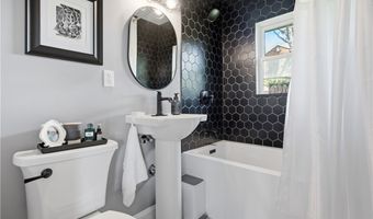 1784 Woodside Dr, Ambridge, PA 15003